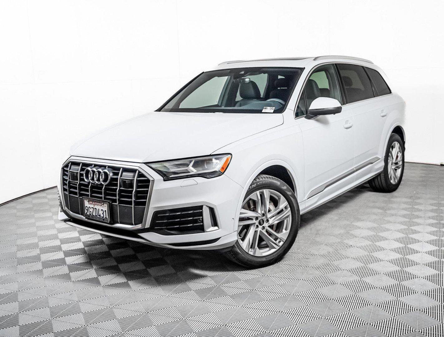 2023 Audi Q7 45 Premium quattro Tiptronic's photo