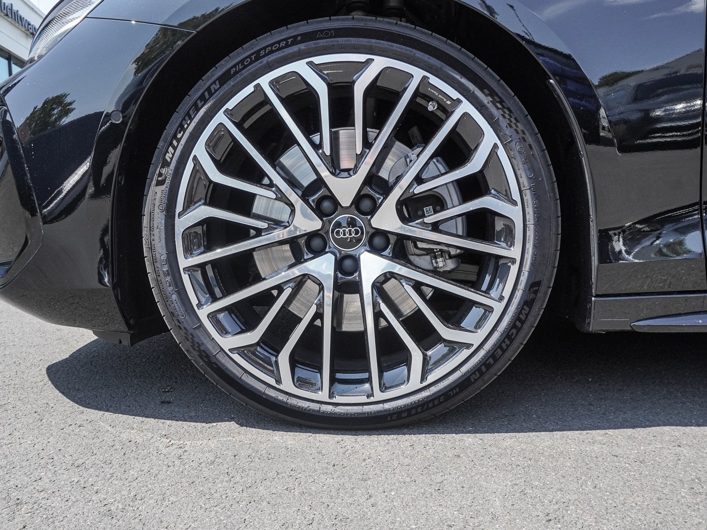 Bild über Audi A6 Avant edition one TDI quattro 220 kW S tronic - für weitere Informationen kontaktieren Sie den Audi Partner
