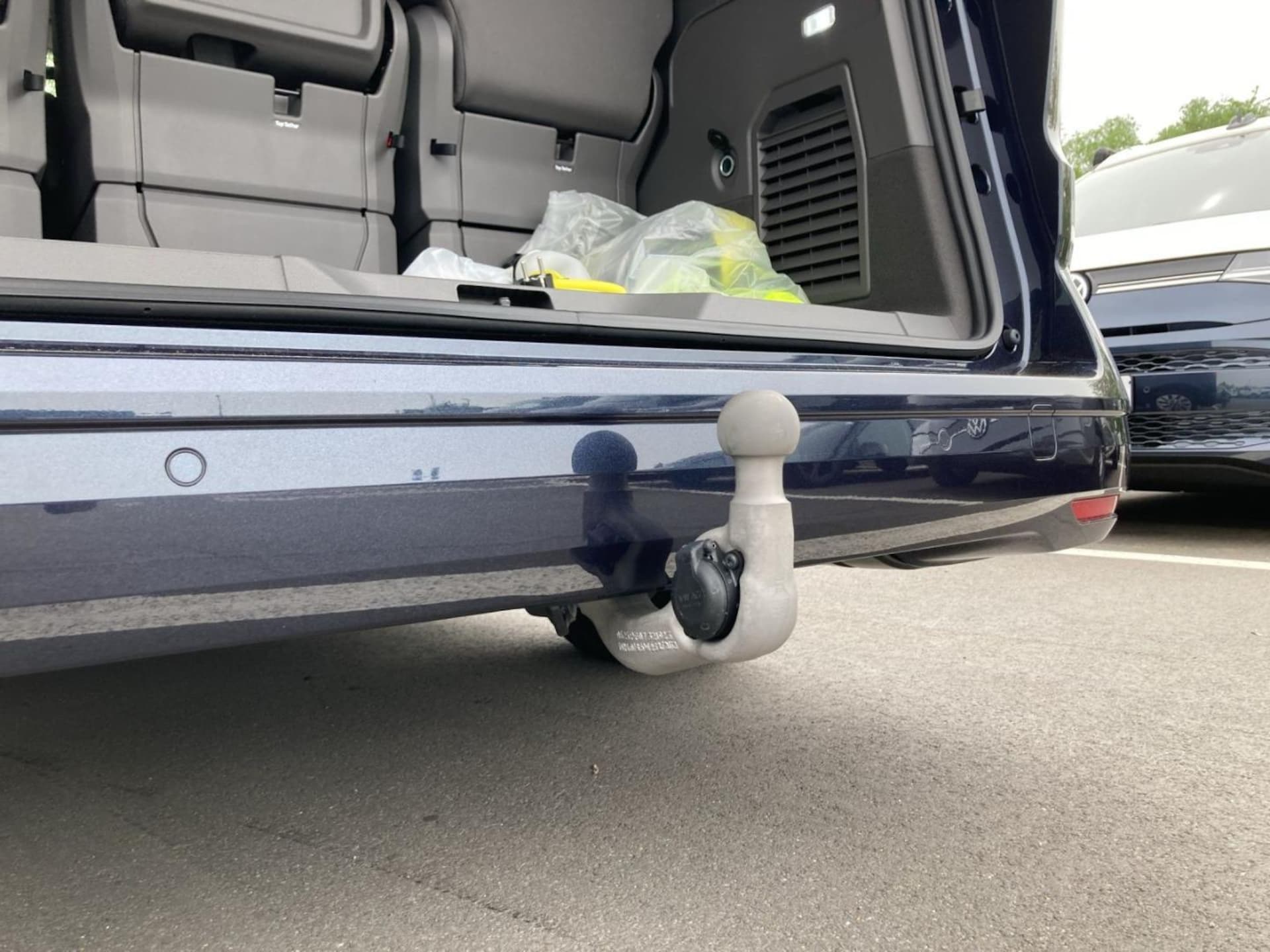Volkswagen Multivan Langversion Basis-Modell