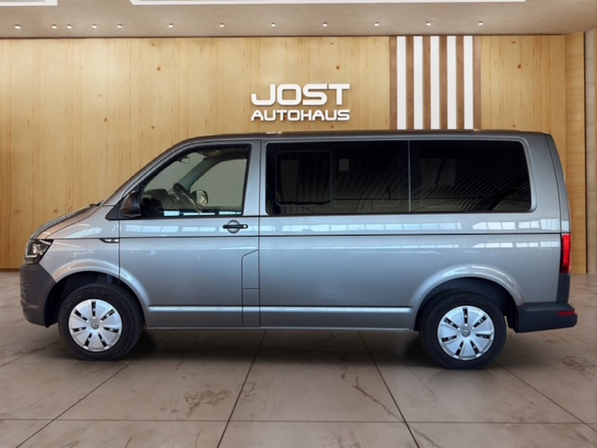 Volkswagen T6 Transporter Kombi