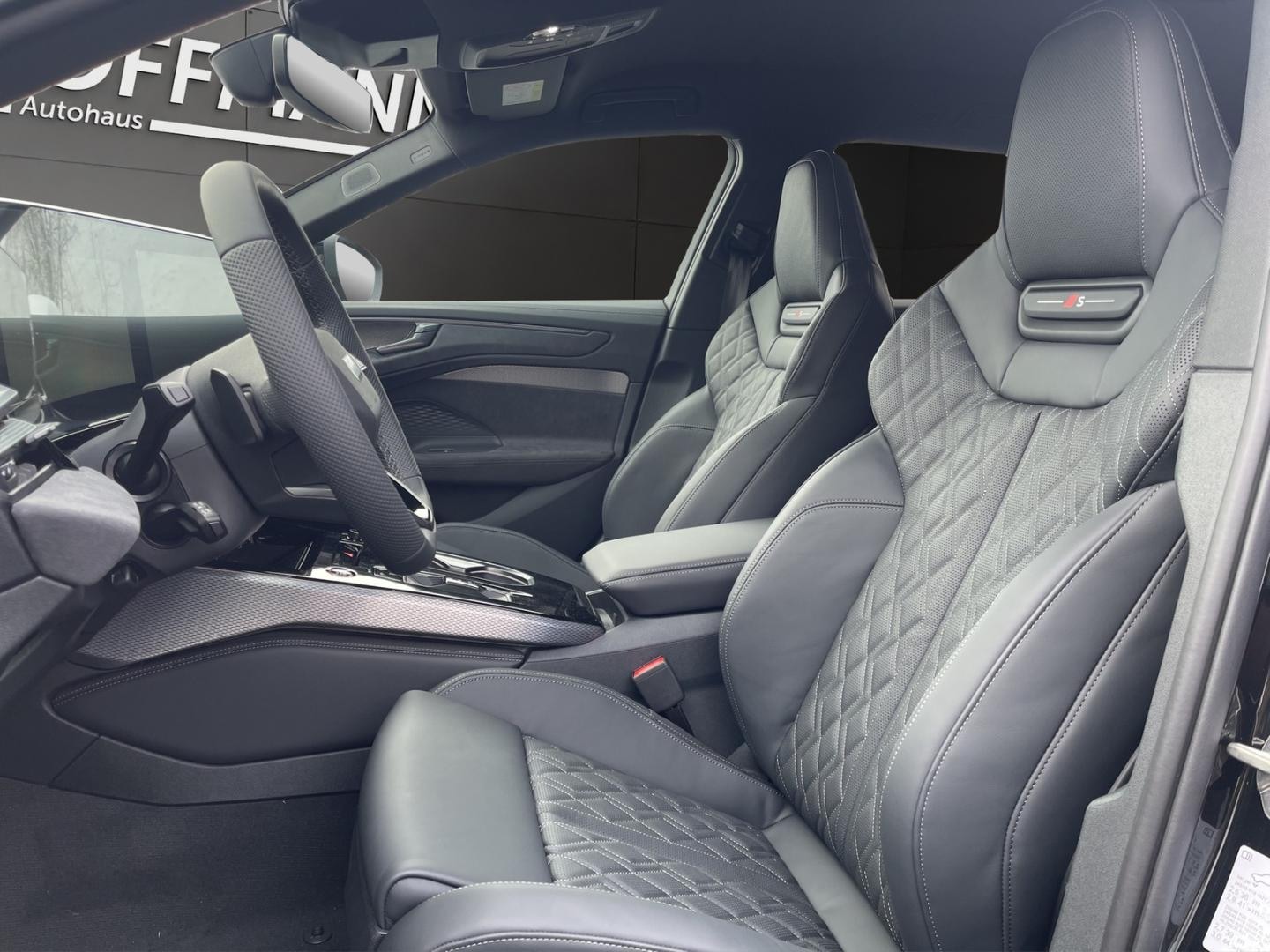 Bild über Audi A6 Avant e-hybrid e-hybrid quattro 270 kW S tronic - für weitere Informationen kontaktieren Sie den Audi Partner