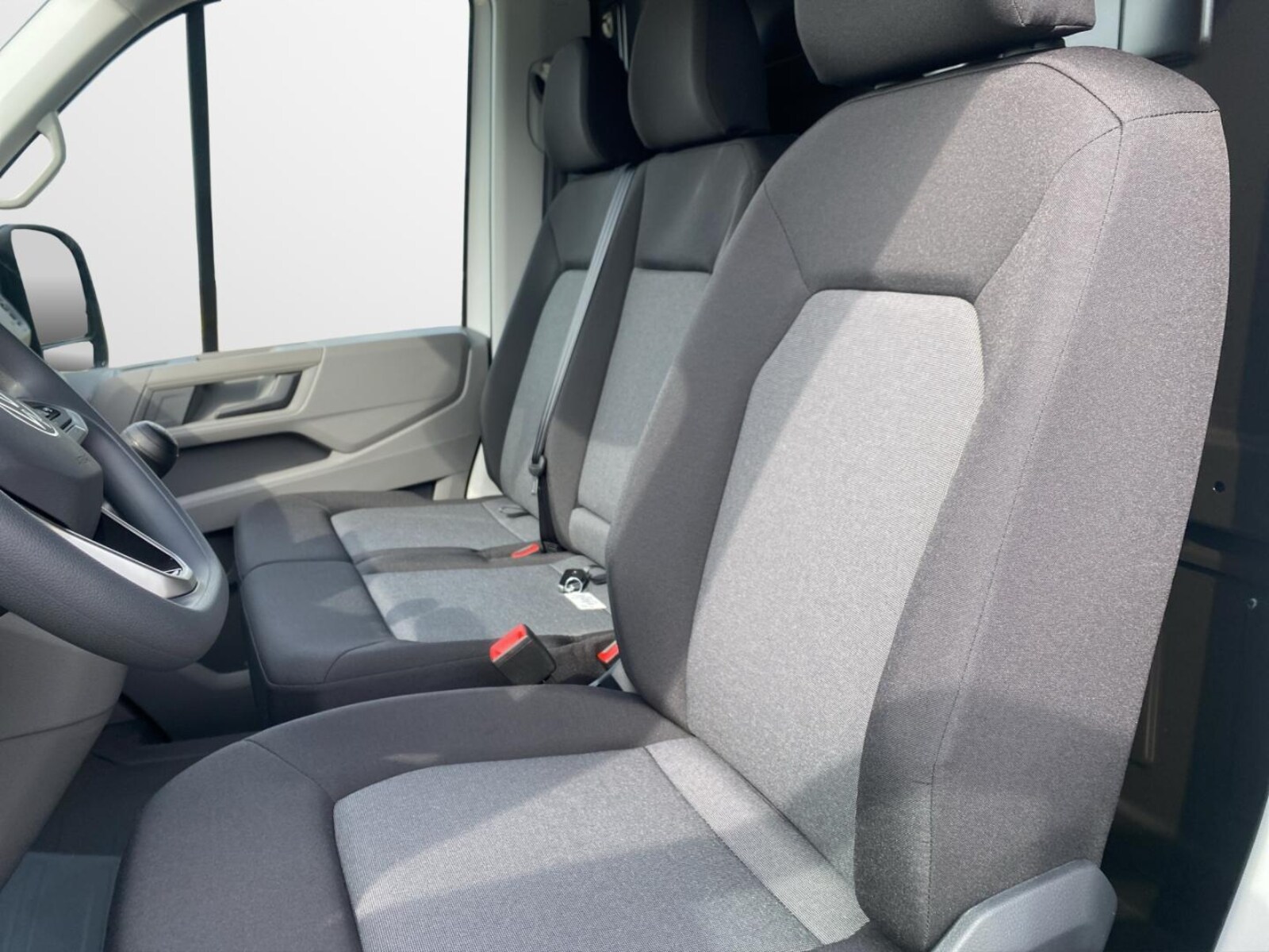 Volkswagen Crafter Kasten mittlerer Radstand – Bild 12