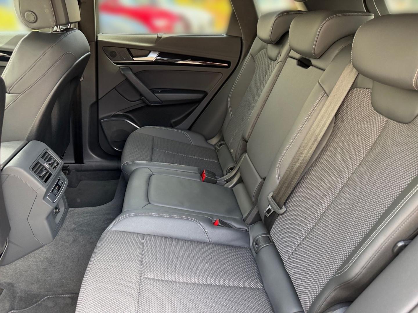 Bild über Audi Q5 40 TDI quattro S tronic - für weitere Informationen kontaktieren Sie den Audi Partner