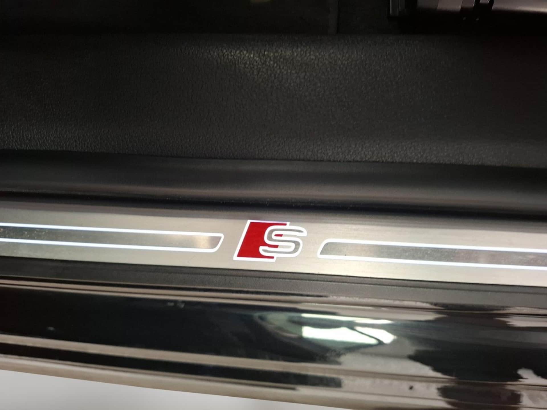 Audi A4 Avant S line