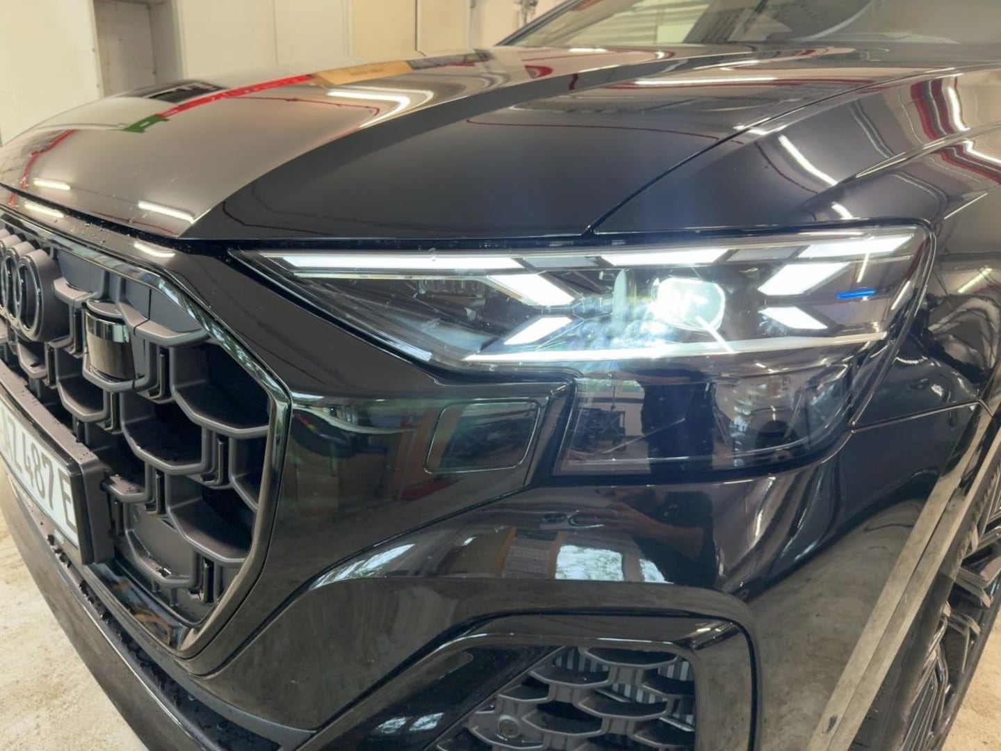 Bild über Audi Q8 SUV TFSI e S line business TFSI e quattro 360 kW tiptronic - für weitere Informationen kontaktieren Sie den Audi Partner