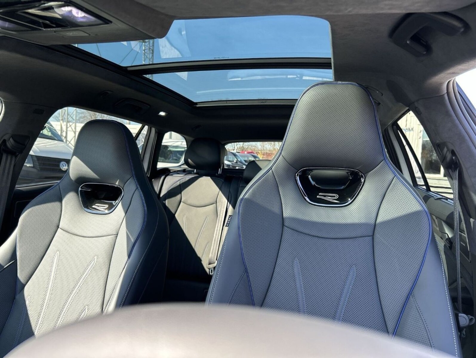 Volkswagen Passat – Bild 23