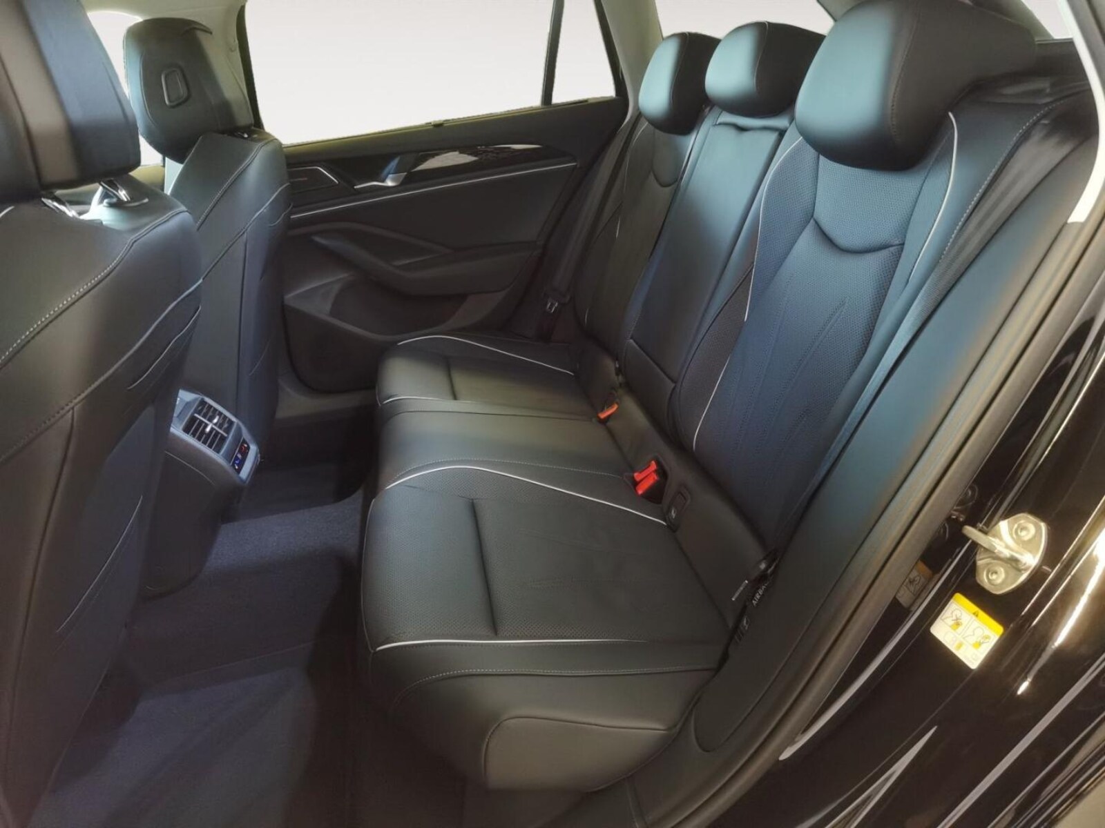 Volkswagen Passat – Bild 14