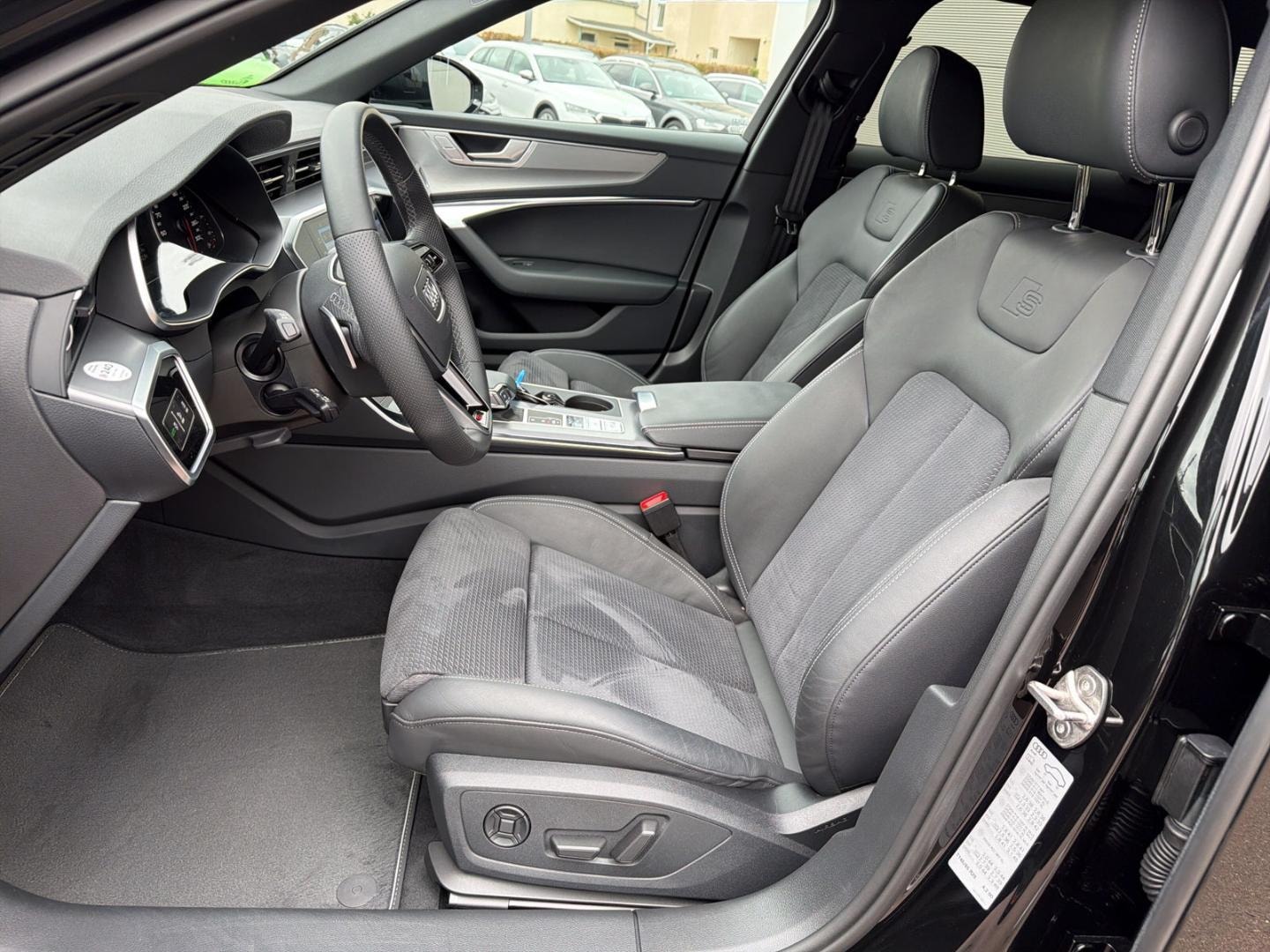 Bild über Audi A6 Avant sport 45 TDI quattro S tronic - für weitere Informationen kontaktieren Sie den Audi Partner