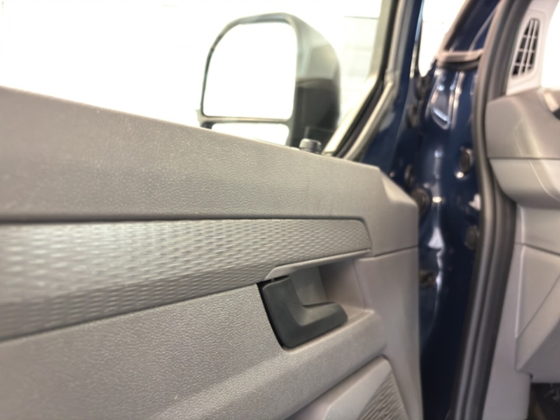 Volkswagen Transporter Kasten kurzer Radstand