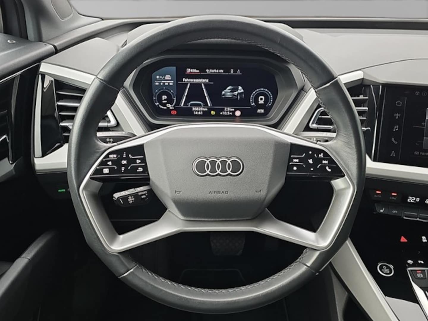 Bild über Audi Q4 e-tron 40 e-tron - für weitere Informationen kontaktieren Sie den Audi Partner