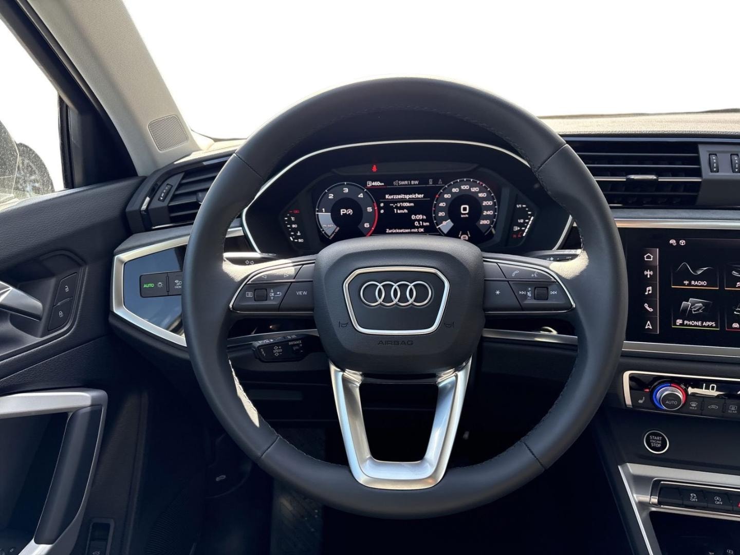 Bild über Audi Q3 TDI 110 kW S tronic - für weitere Informationen kontaktieren Sie den Audi Partner