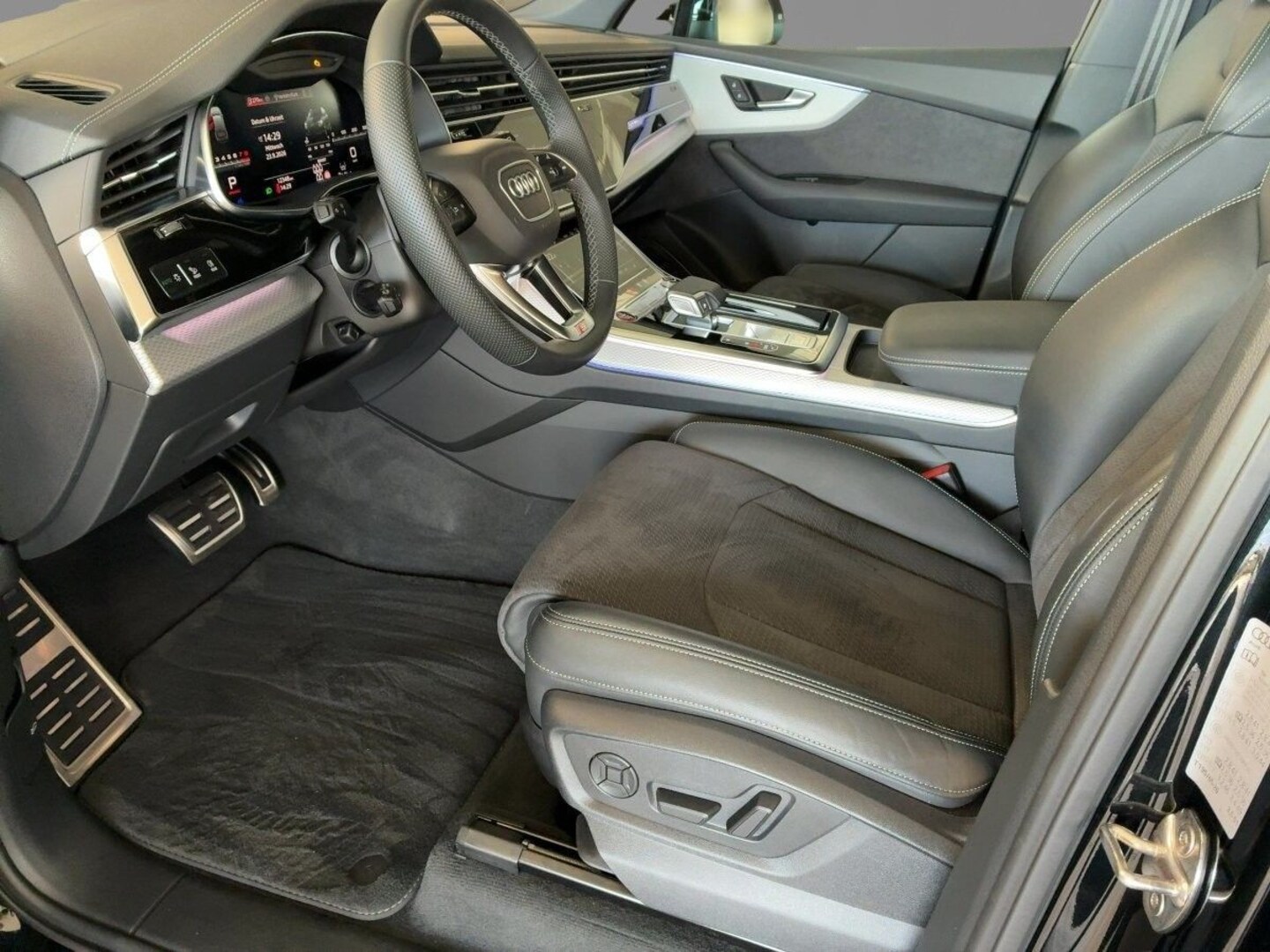 Bild über Audi SQ7 SUV TFSI quattro 373 kW tiptronic - für weitere Informationen kontaktieren Sie den Audi Partner