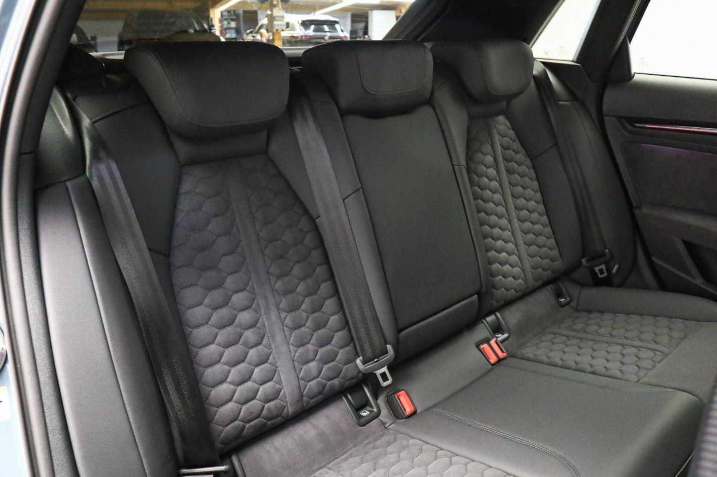 Bild über Audi RS 3 Sportback TFSI quattro S tronic - für weitere Informationen kontaktieren Sie den Audi Partner