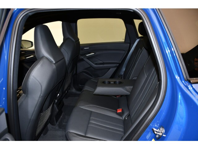 Image about Audi Q6 SUV e-tron e-tron performance