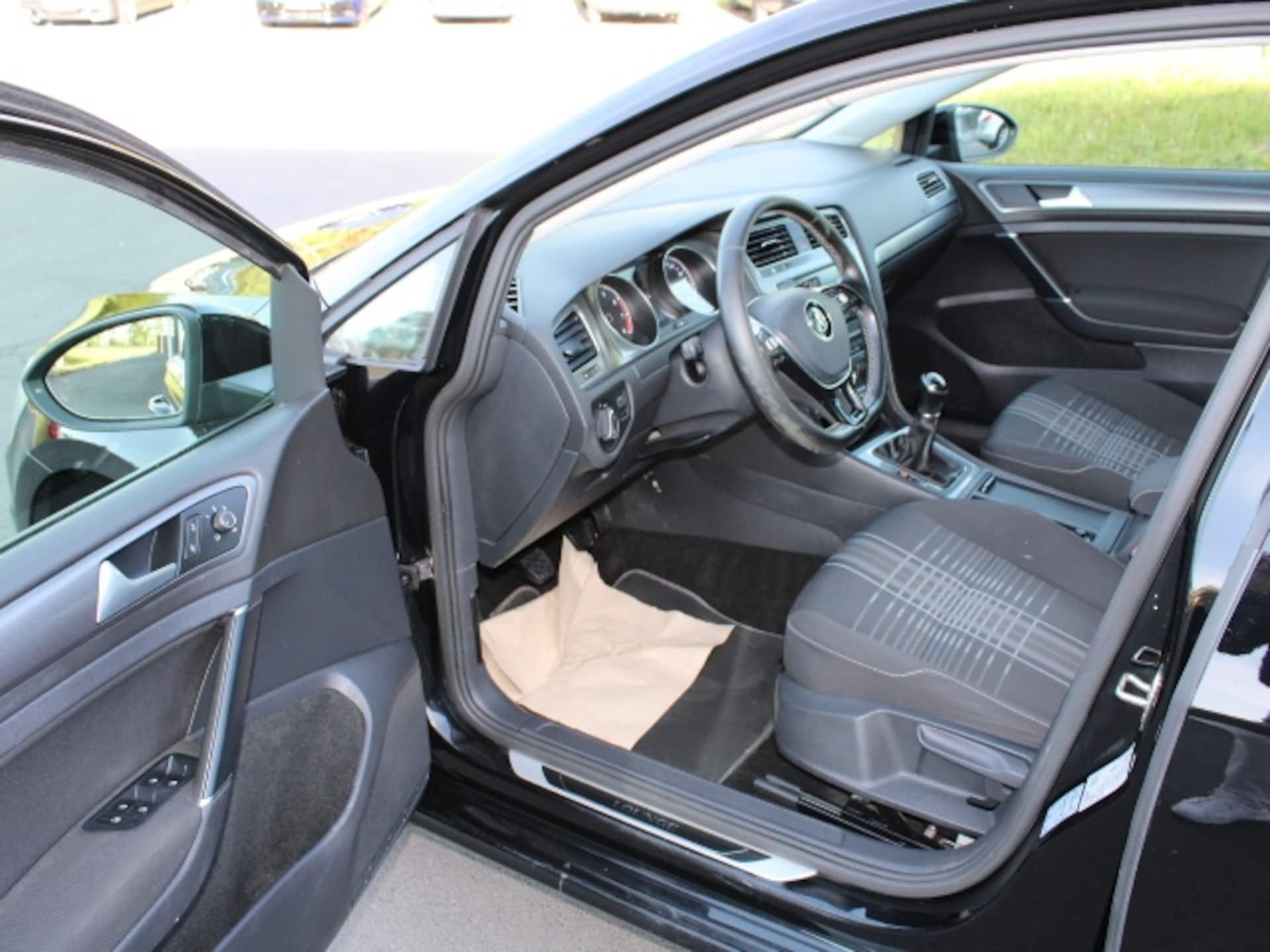 Volkswagen Golf LOUNGE