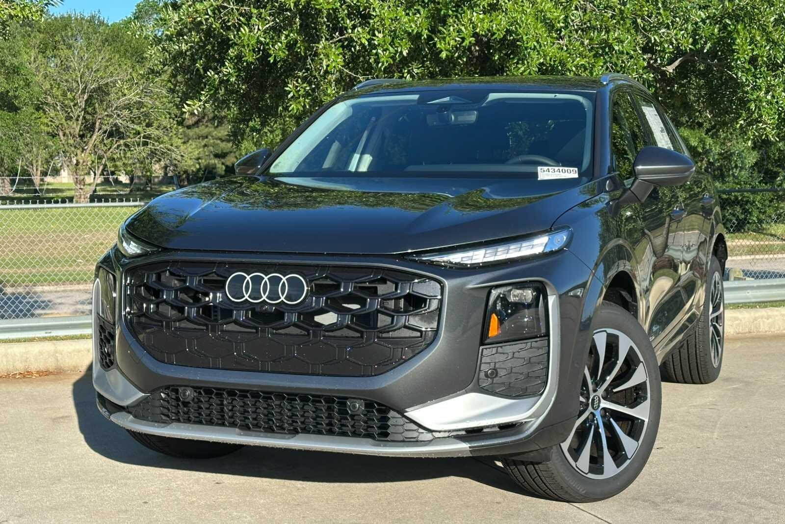 2026 Audi Q3 S line quattro's photo