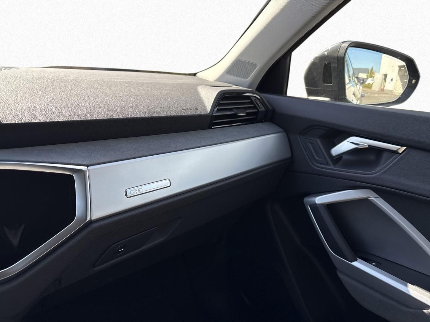 Bild über Audi Q3 TDI 110 kW S tronic - für weitere Informationen kontaktieren Sie den Audi Partner