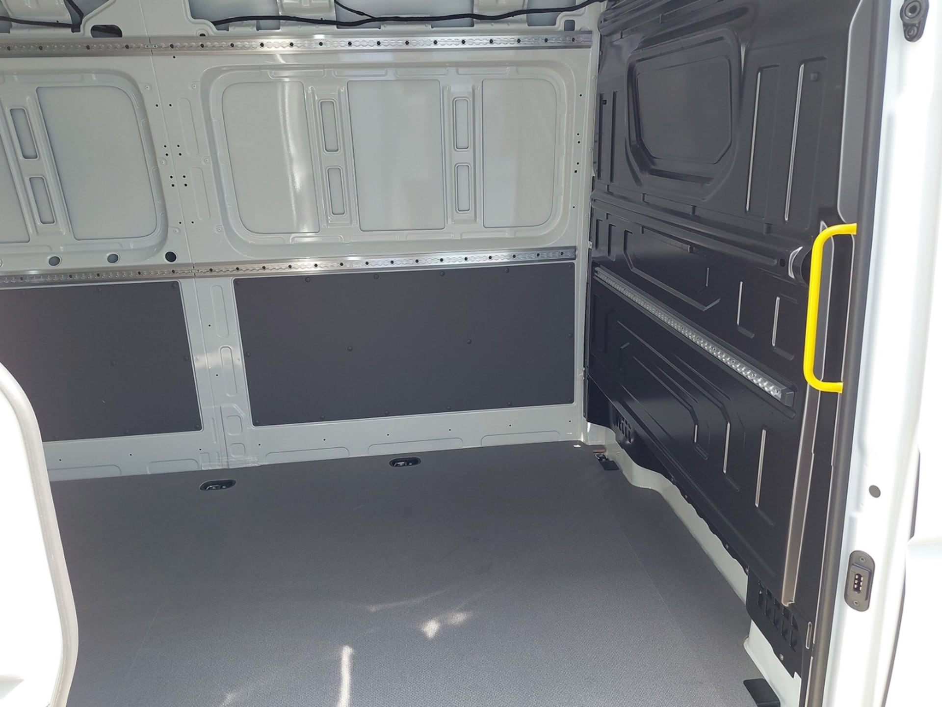 Volkswagen Crafter Kasten langer Radstand