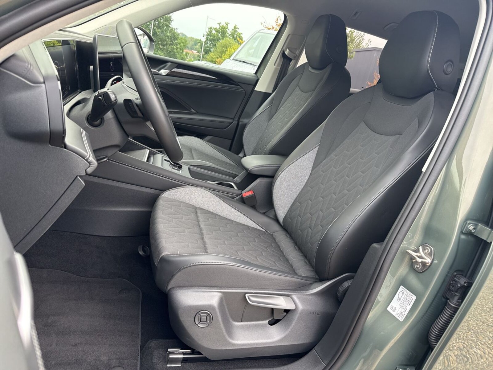 Volkswagen Tiguan – Bild 12