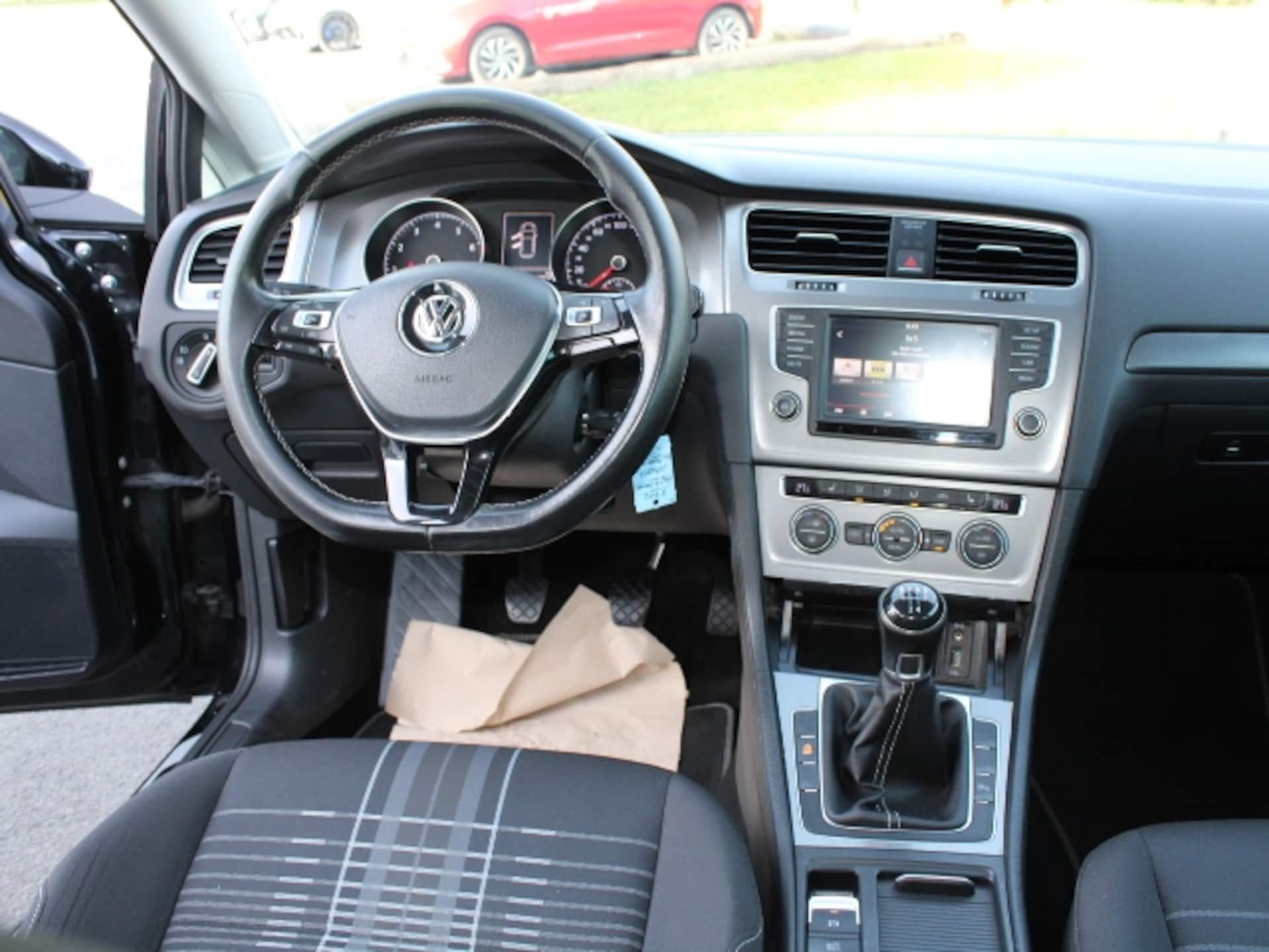 Volkswagen Golf LOUNGE