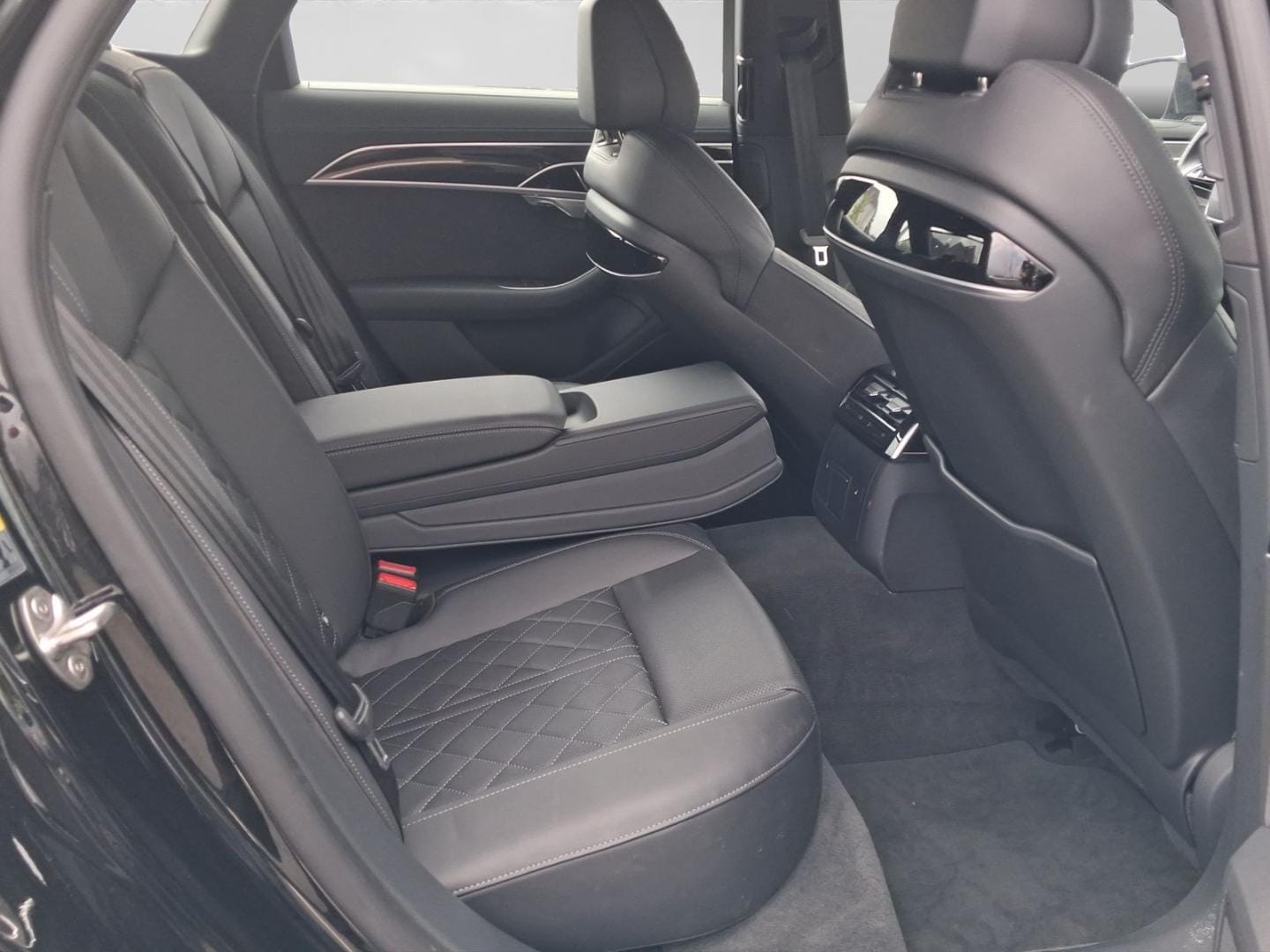 Bild über Audi A8 50 TDI quattro tiptronic - für weitere Informationen kontaktieren Sie den Audi Partner
