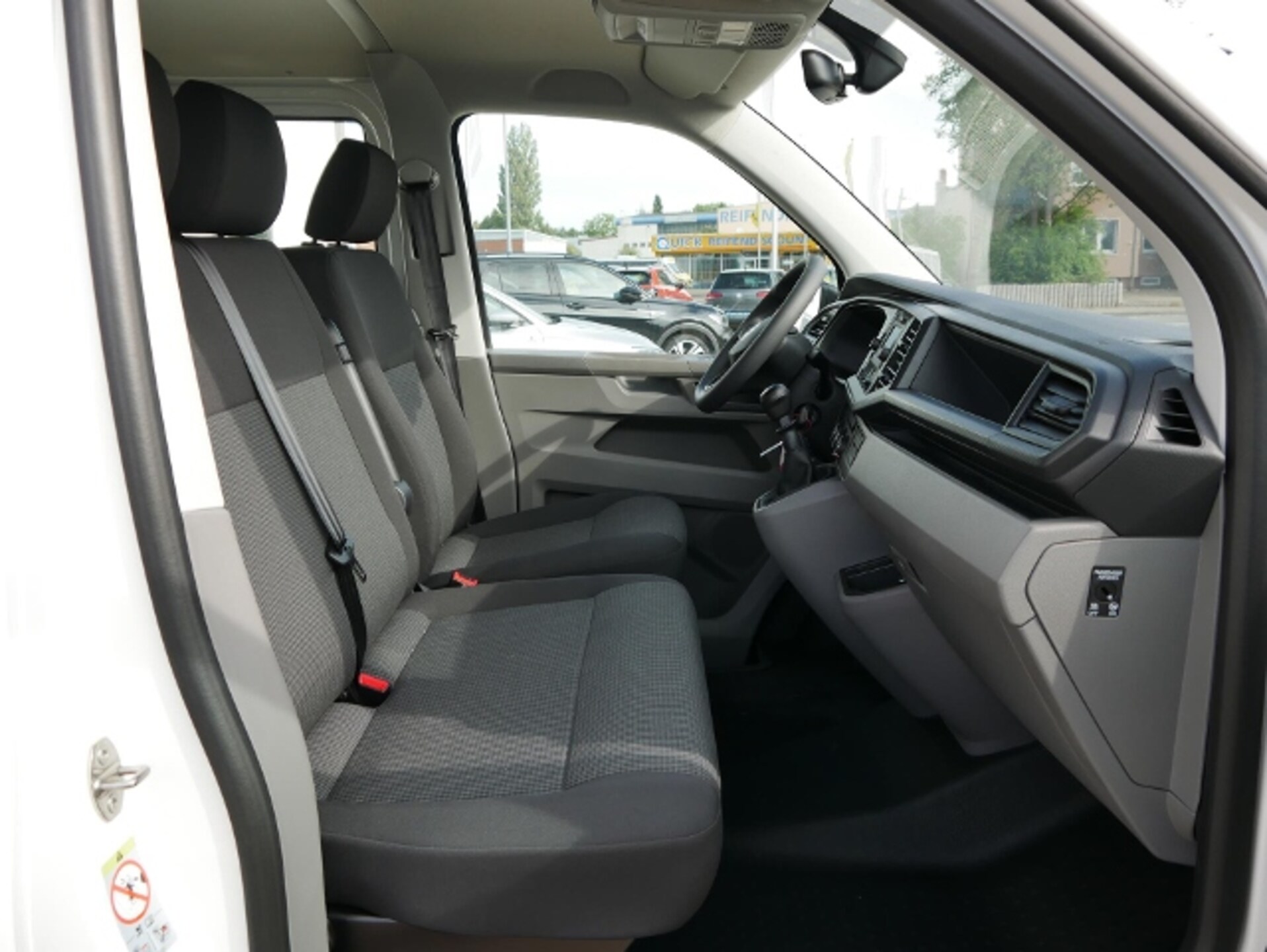 Volkswagen T6.1 Transporter Kombi kurzer Radstand