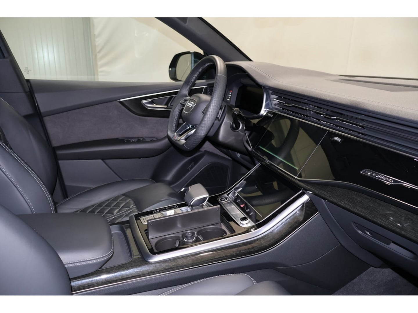 Bild über Audi Q8 SUV 50 TDI quattro tiptronic - für weitere Informationen kontaktieren Sie den Audi Partner