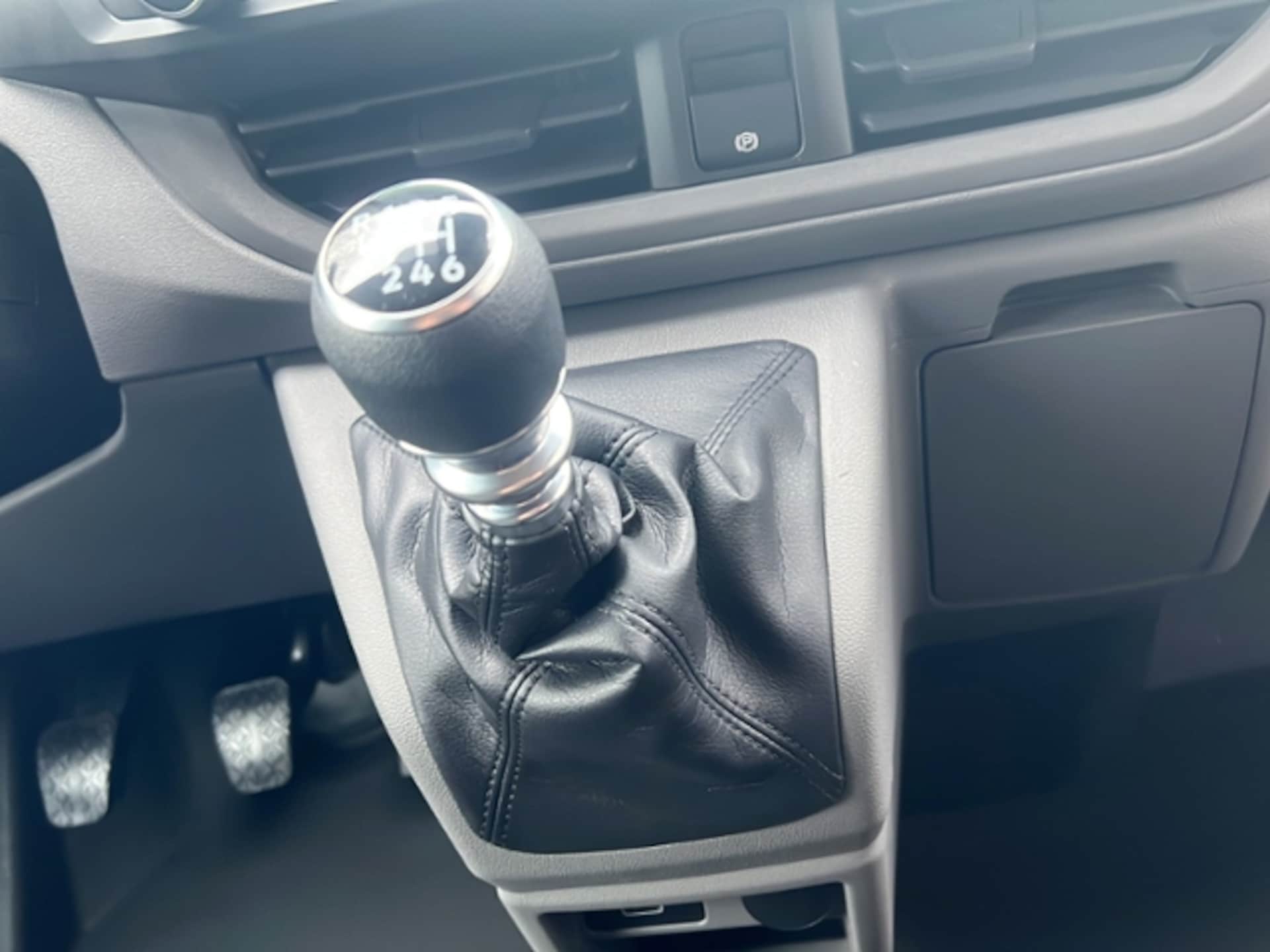 Volkswagen Transporter Kasten kurzer Radstand