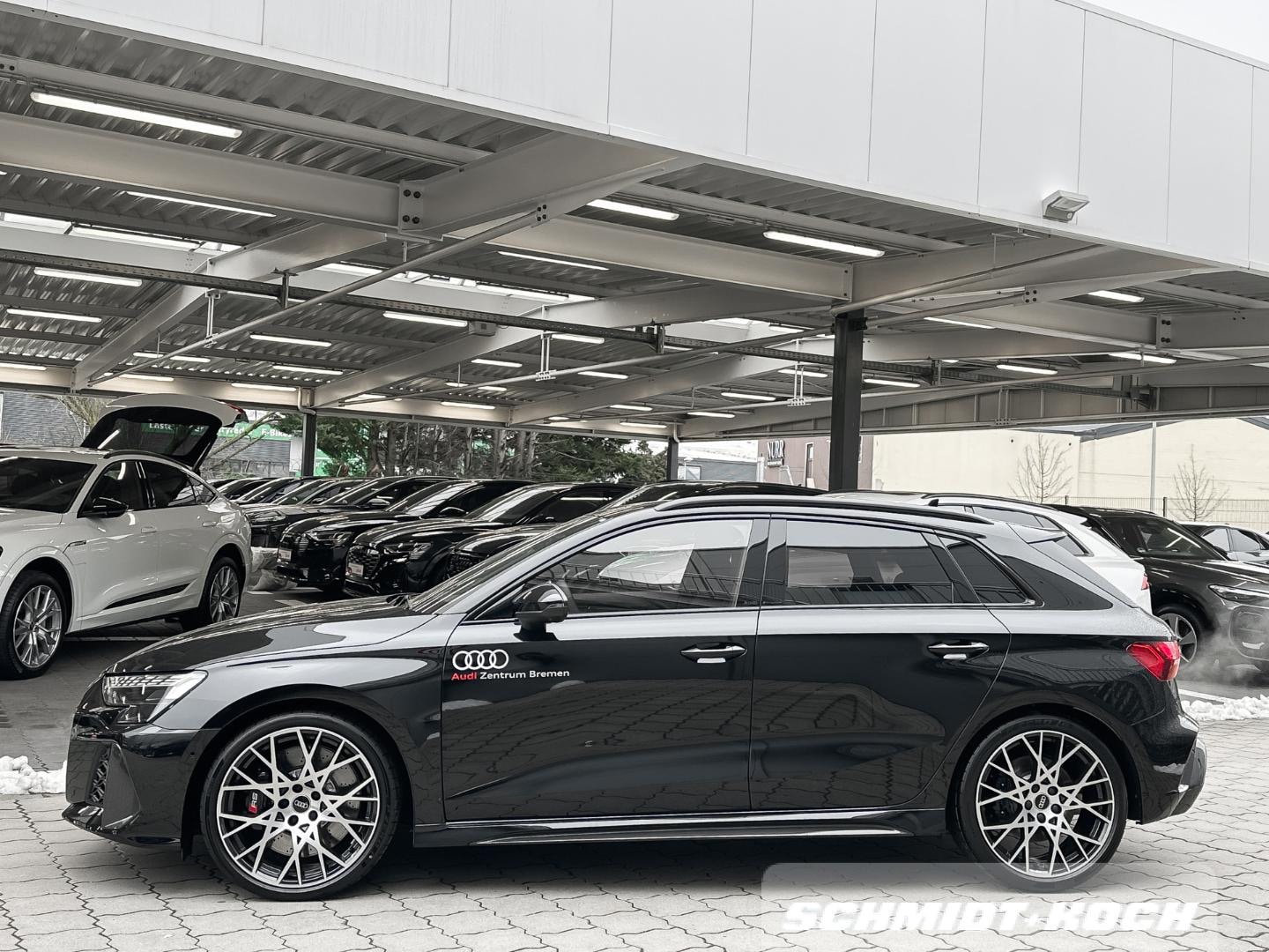 Bild über Audi RS 3 Sportback TFSI quattro 294 kW S tronic - für weitere Informationen kontaktieren Sie den Audi Partner