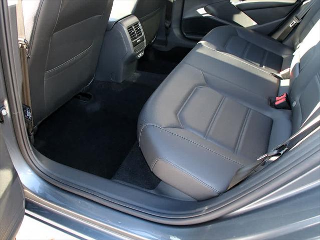 2019 VOLKSWAGEN PASSAT - Image 30