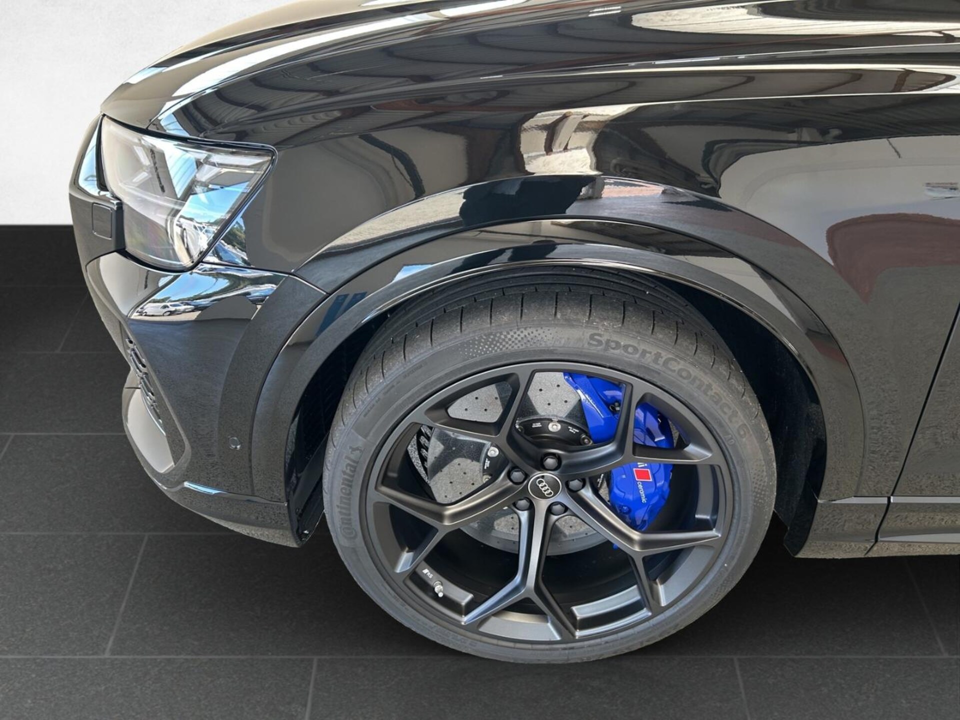 Audi RS Q8 SUV performance