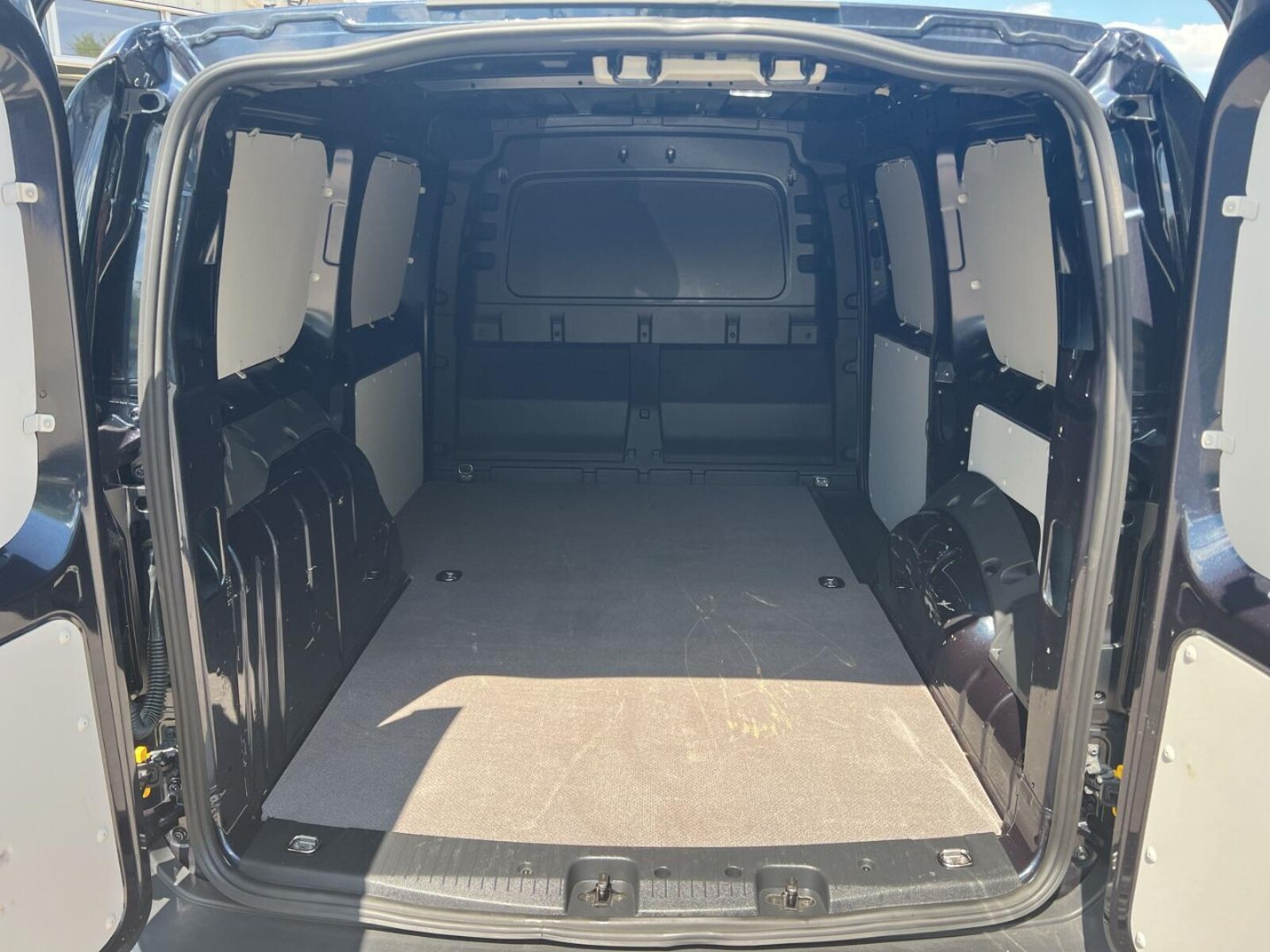 Volkswagen Caddy Maxi Cargo – Bild 8