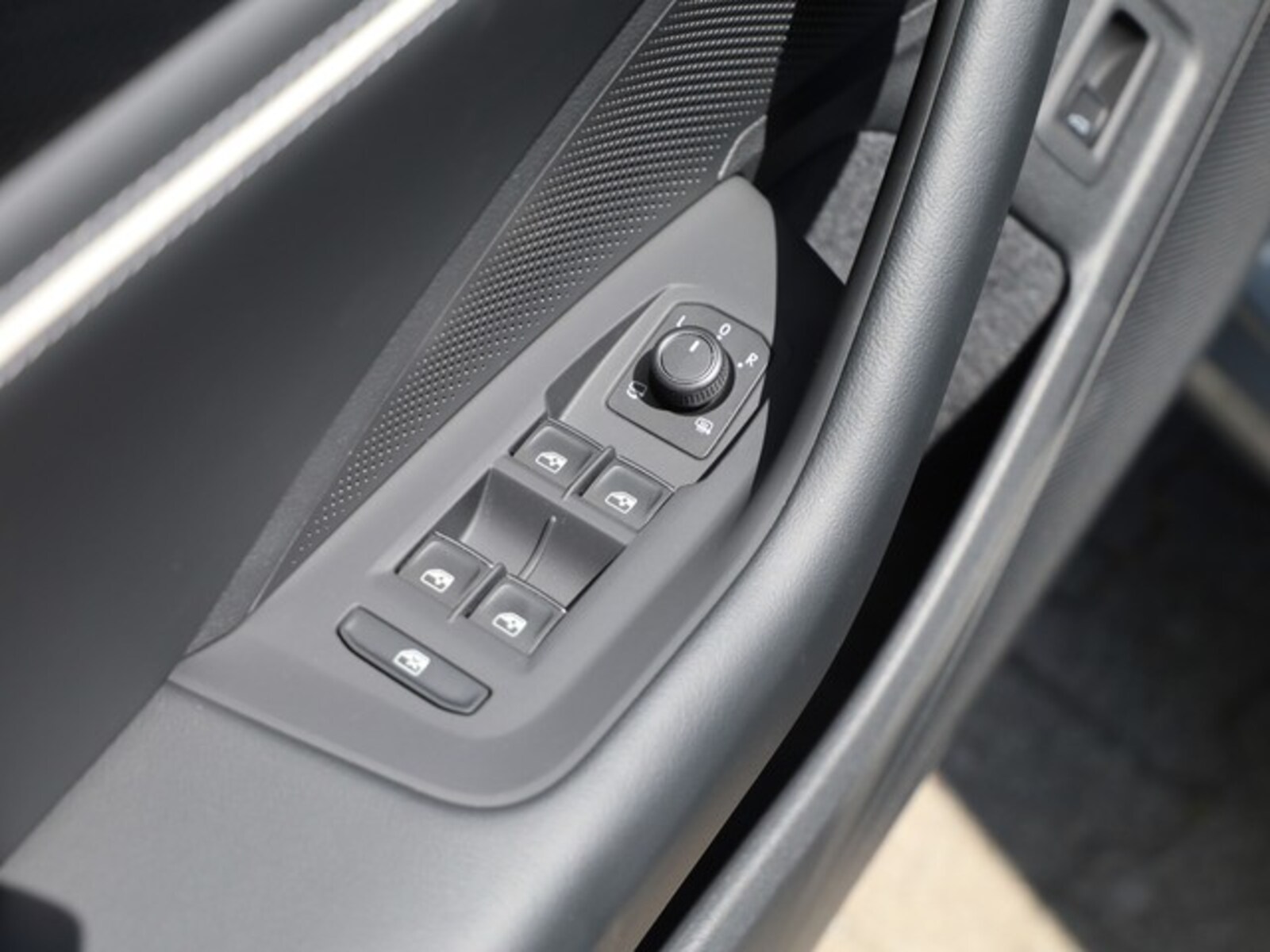 Volkswagen Passat – Bild 12