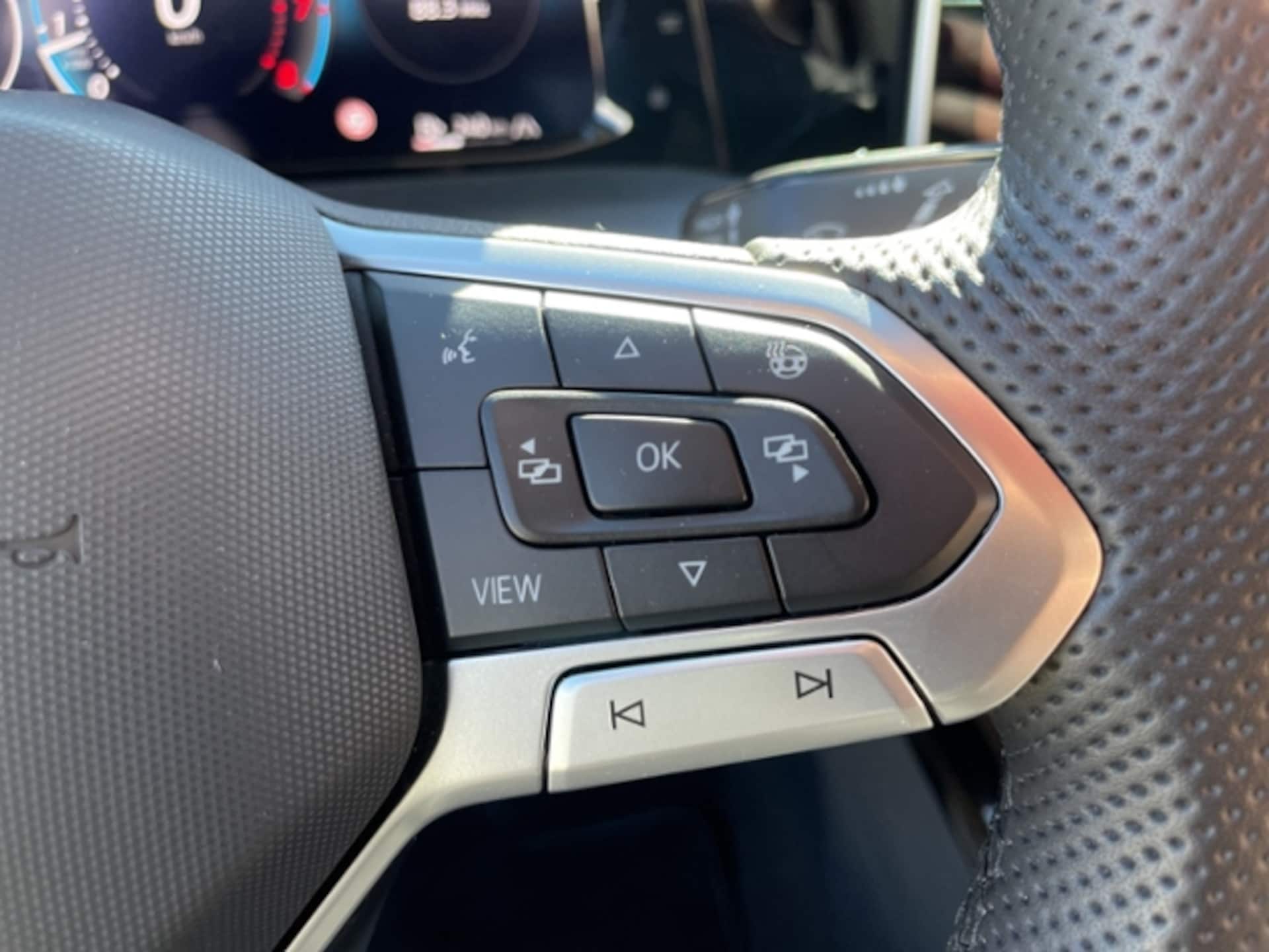 Volkswagen Golf R-Line