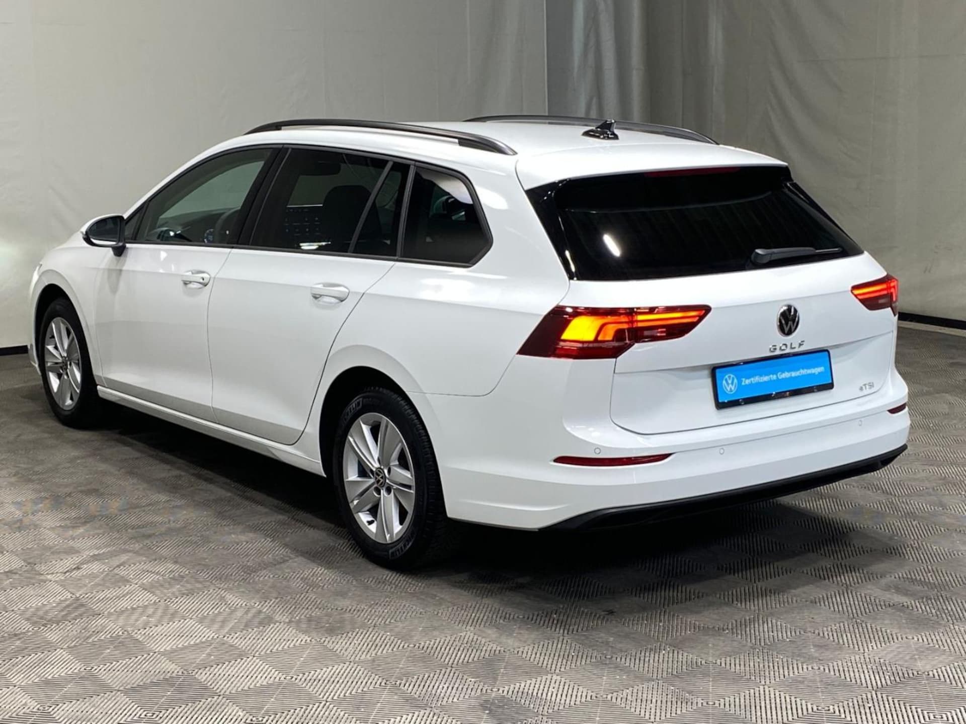 Volkswagen Golf Variant Life