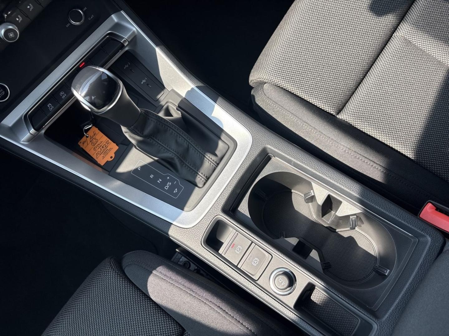 Bild über Audi Q3 TDI 110 kW S tronic - für weitere Informationen kontaktieren Sie den Audi Partner