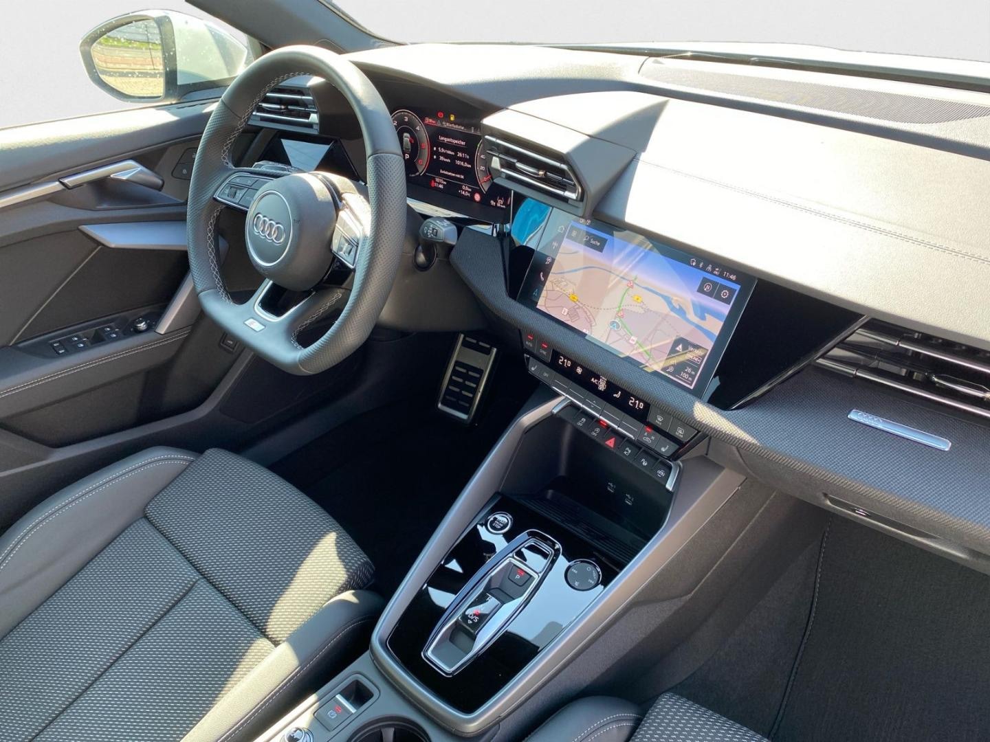 Bild über Audi A3 allstreet 35 TDI S tronic - für weitere Informationen kontaktieren Sie den Audi Partner