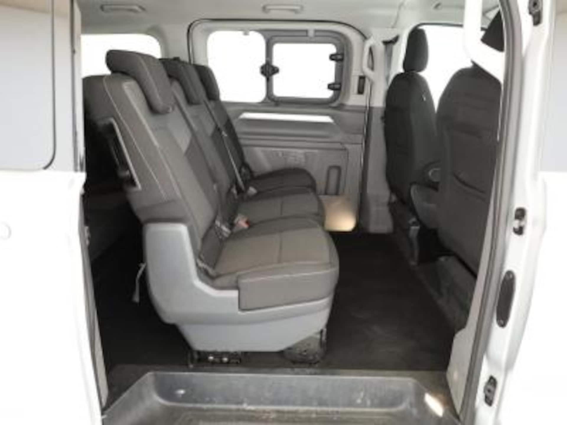 Volkswagen Caravelle Style