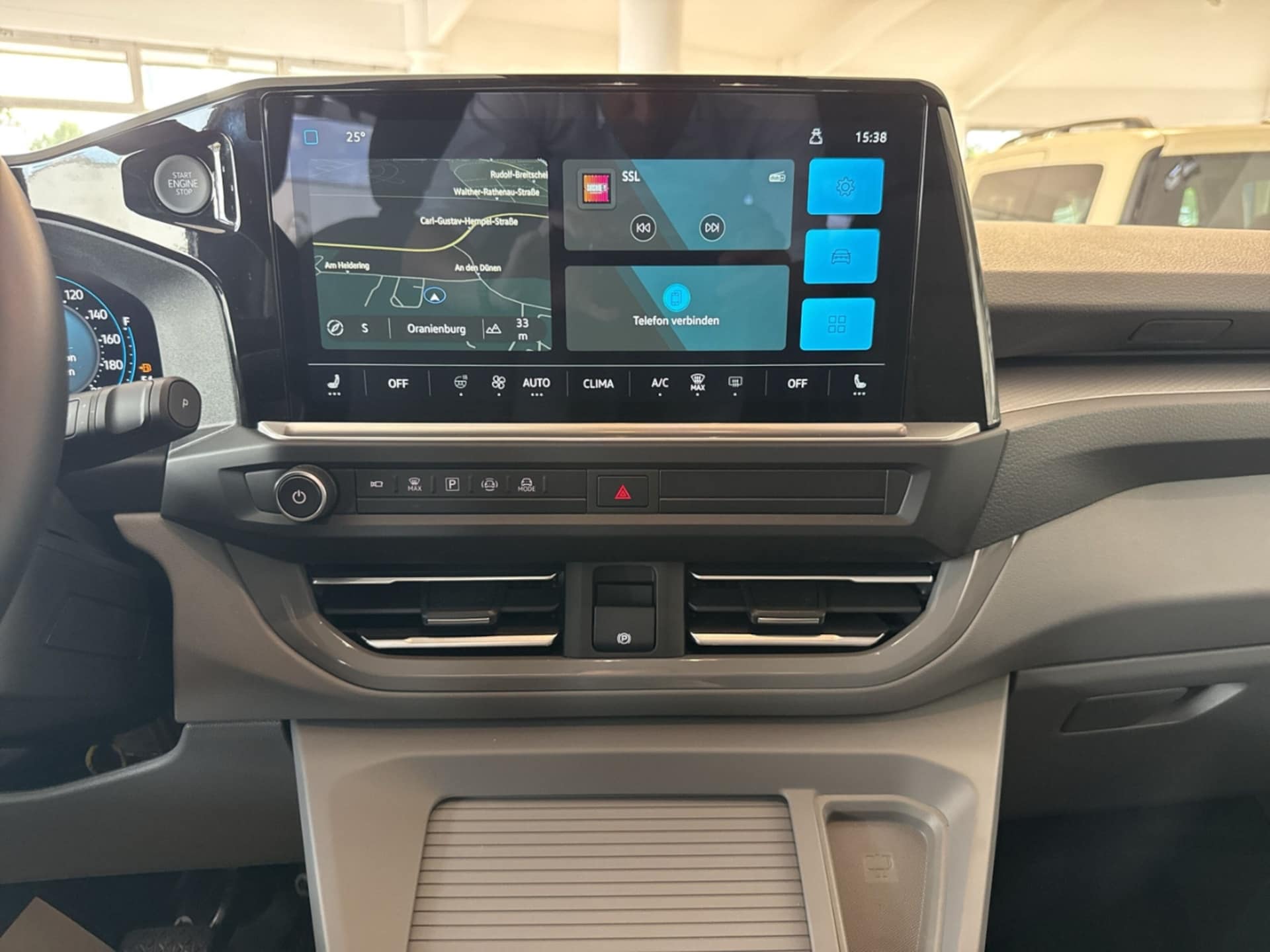 Volkswagen Caravelle Style