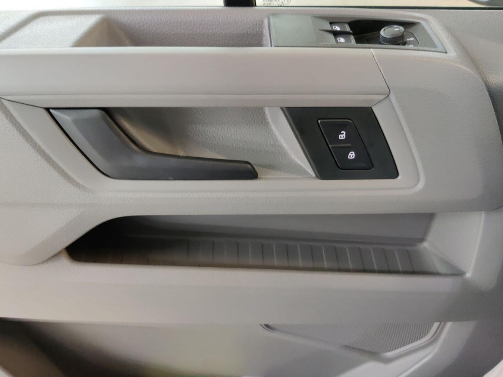 Volkswagen Crafter Kasten mittlerer Radstand – Bild 10