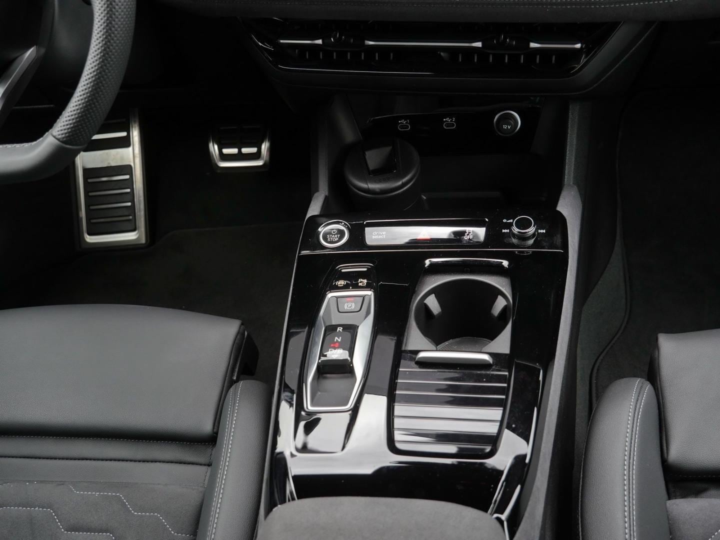 Bild über Audi A6 Avant e-tron S line business e-tron performance 270 kW - für weitere Informationen kontaktieren Sie den Audi Partner