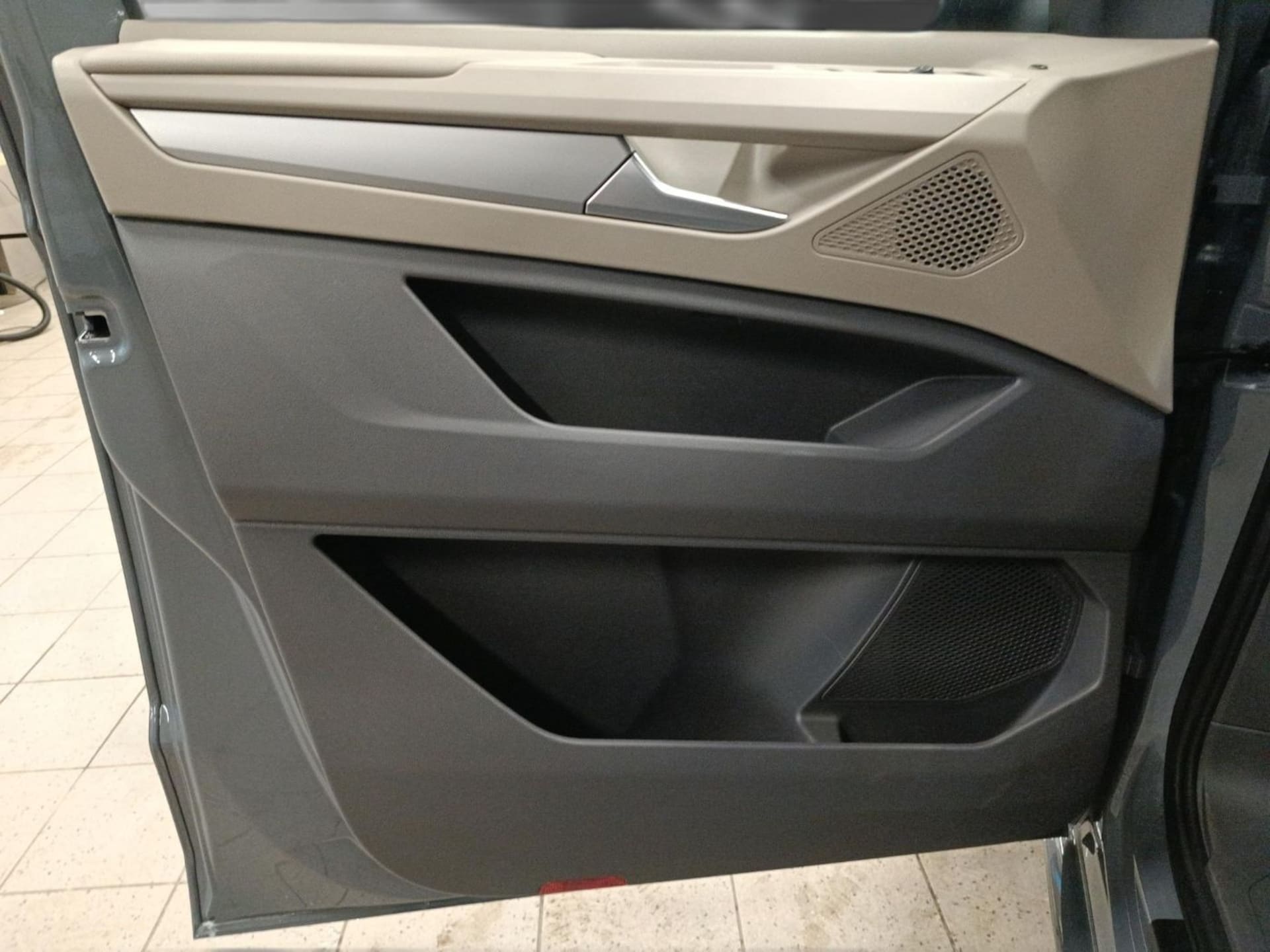 Volkswagen Multivan Basis-Modell