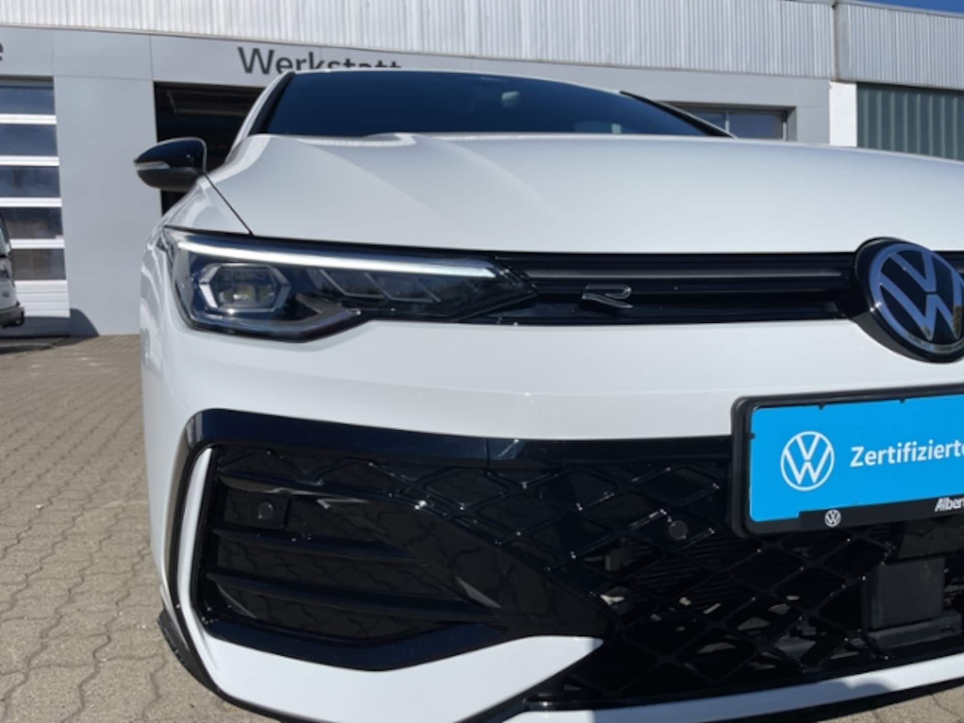 Volkswagen Golf R-Line