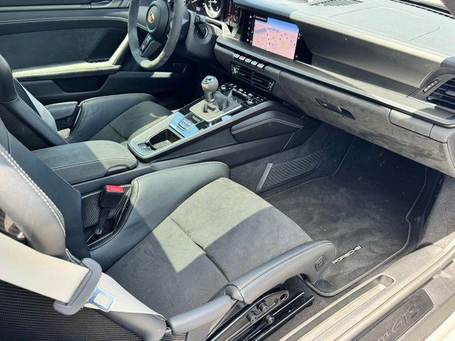2024 Porsche 911 GTS - Photo 35