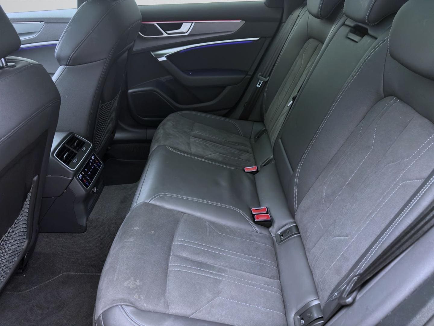 Bild über Audi A6 Avant S line 45 TDI quattro S tronic - für weitere Informationen kontaktieren Sie den Audi Partner