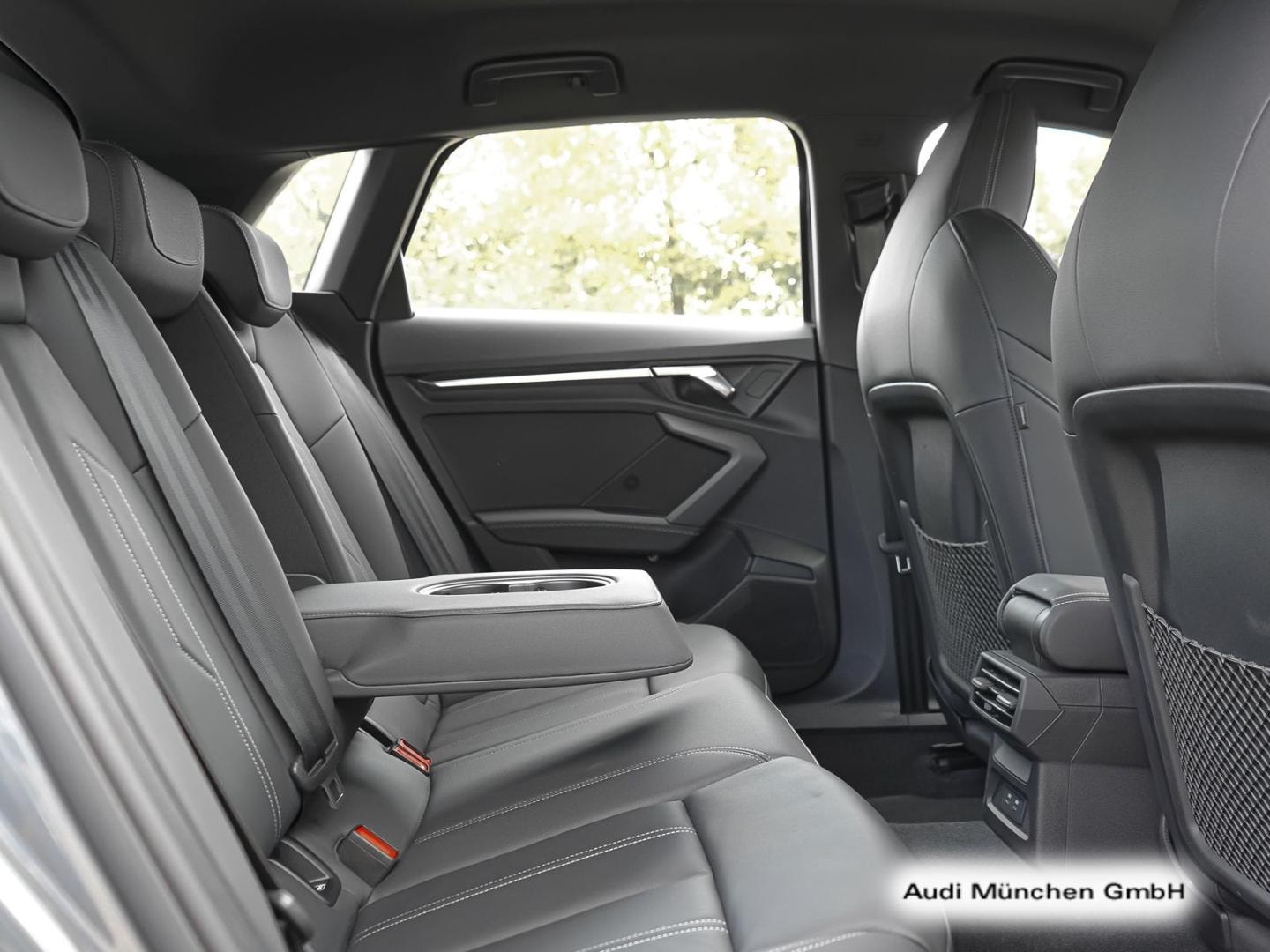Bild über Audi A3 Sportback S line 35 TFSI Schaltgetriebe - für weitere Informationen kontaktieren Sie den Audi Partner