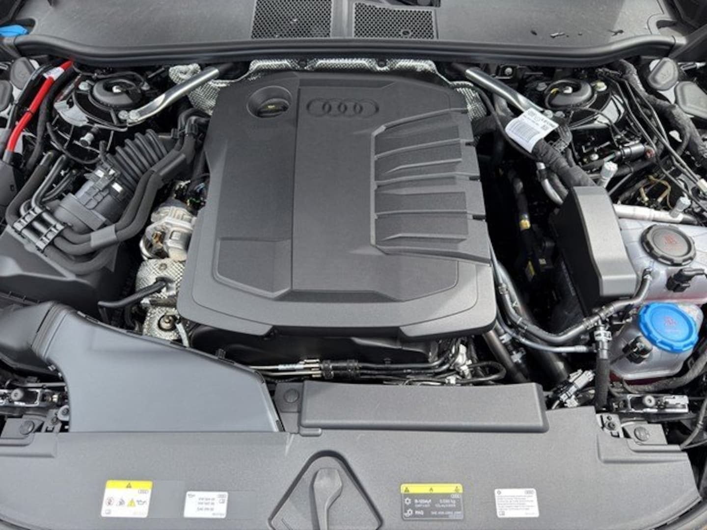 Bild über Audi A6 Limousine TDI quattro 150 kW S tronic - für weitere Informationen kontaktieren Sie den Audi Partner