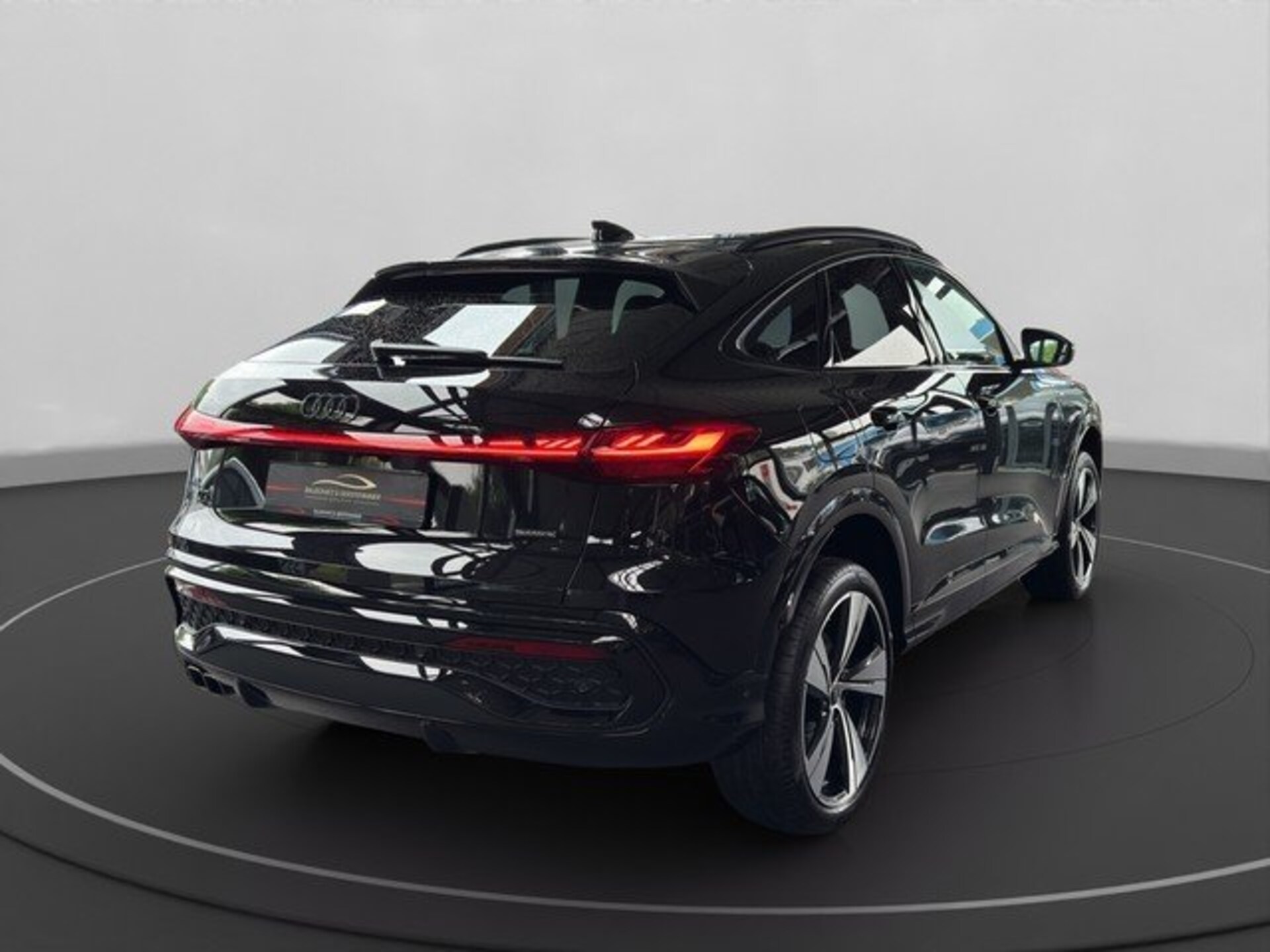 Audi Q5 Sportback edition one