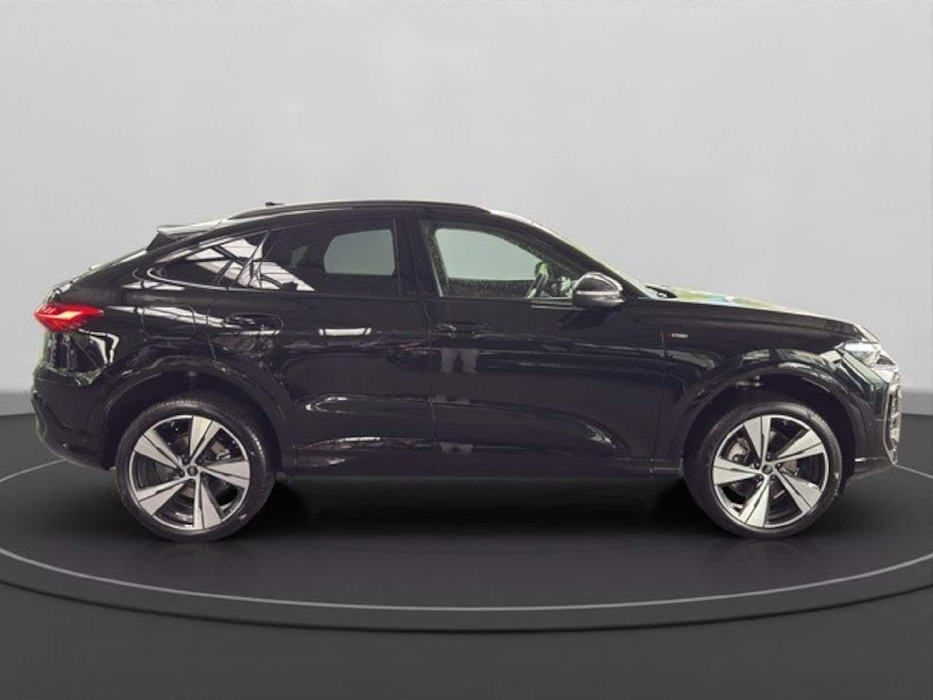 Audi Q5 Sportback edition one