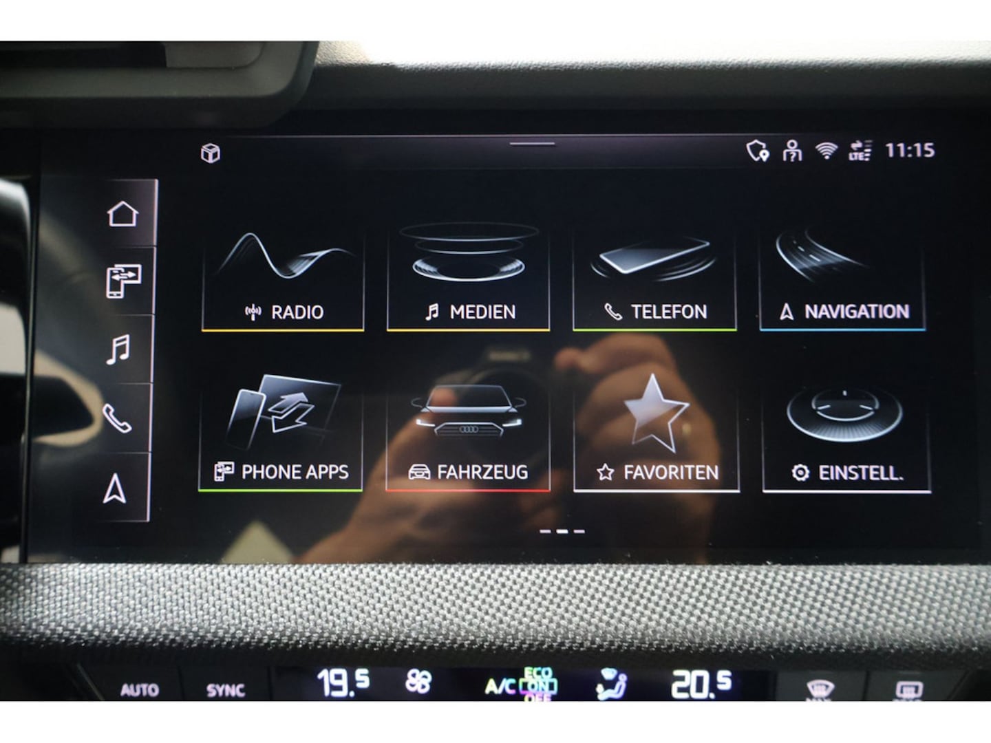 Bild über Audi S3 Sportback TFSI quattro S tronic - für weitere Informationen kontaktieren Sie den Audi Partner